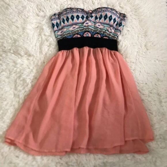 🌸🌸Cute tube top mini dress - Picture 1 of 7